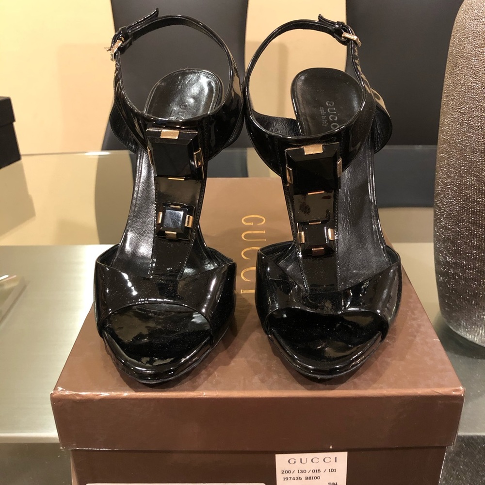 Beautiful Gucci Sandals 🔥